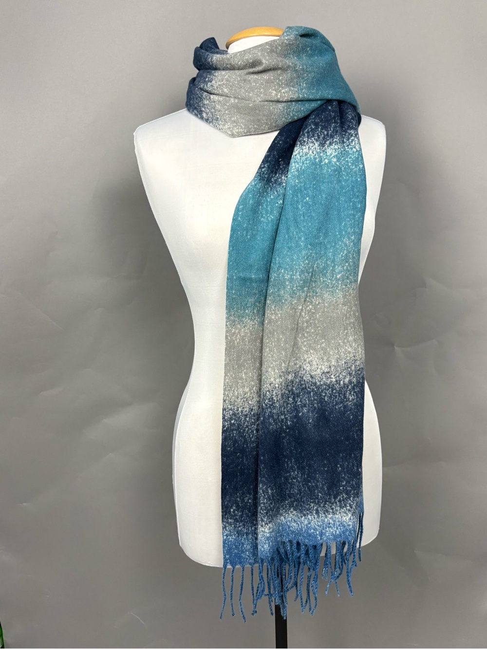 Pretty Persuasions Blue Ombre Fringe Scarf Wrap Shawl 28x72